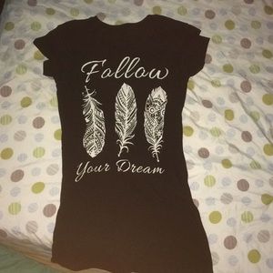 Black feather design t-shirt